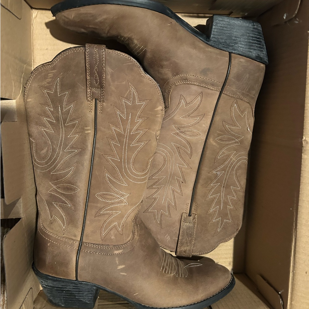 Ariat Women’s Heritage R Toe Western Boot Distressed Brown Leather Cowgirl Sz 7